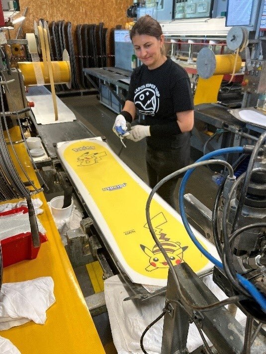 冬もポケモン！スキー場に持っていきたい、ピカチュウ柄の黄色い