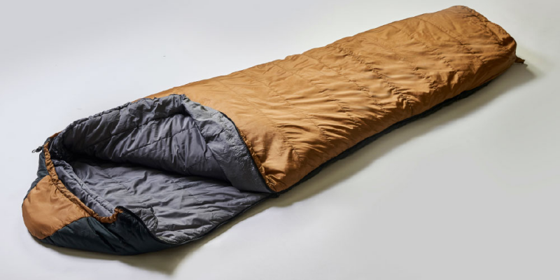 アウトドア寝具 ISUKA Alpha Light 700 X 3-Season 製品 - ISUKA