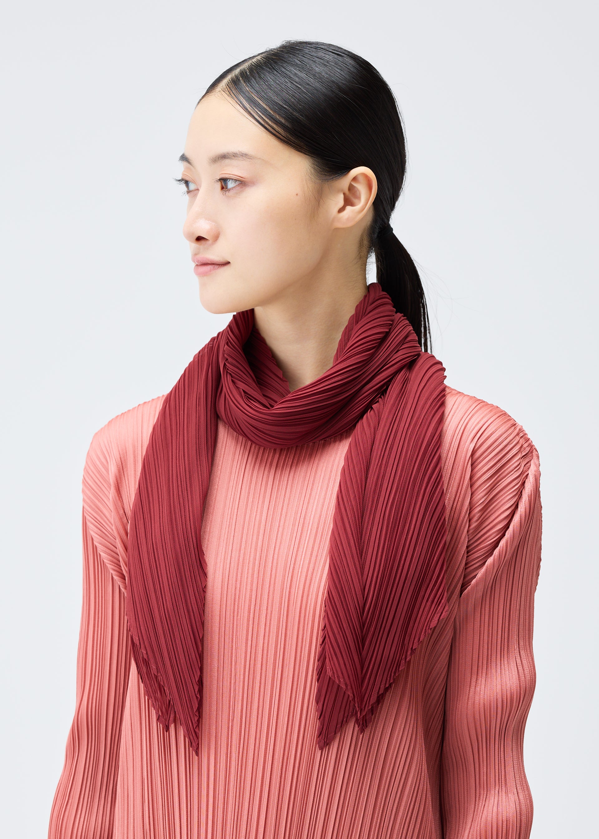 MONTHLY SCARF OCTOBER – isseymiyake.com
