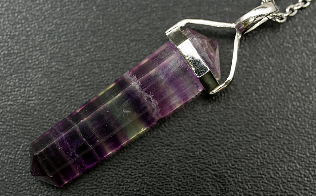 パーティ・カラード・フルオーライト (バイカラー・フローライト