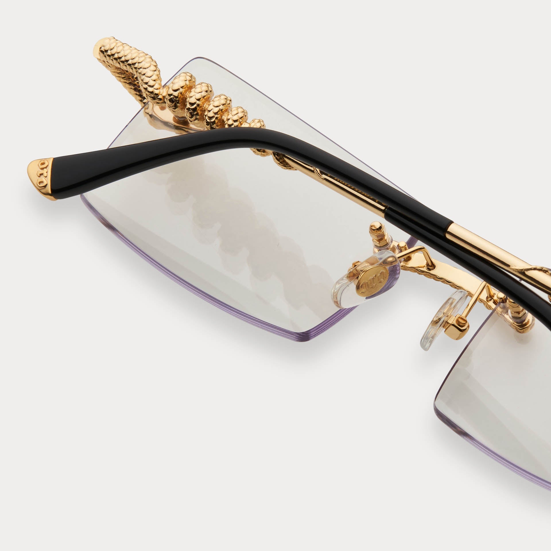 CLEAR SERPENT AUTHENTIC – JAMES ORO