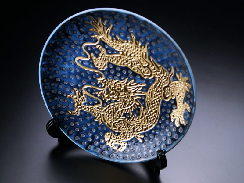 漆黒に映える黄金の龍！飾り絵皿 天目金彩龍図 - JTOPIA