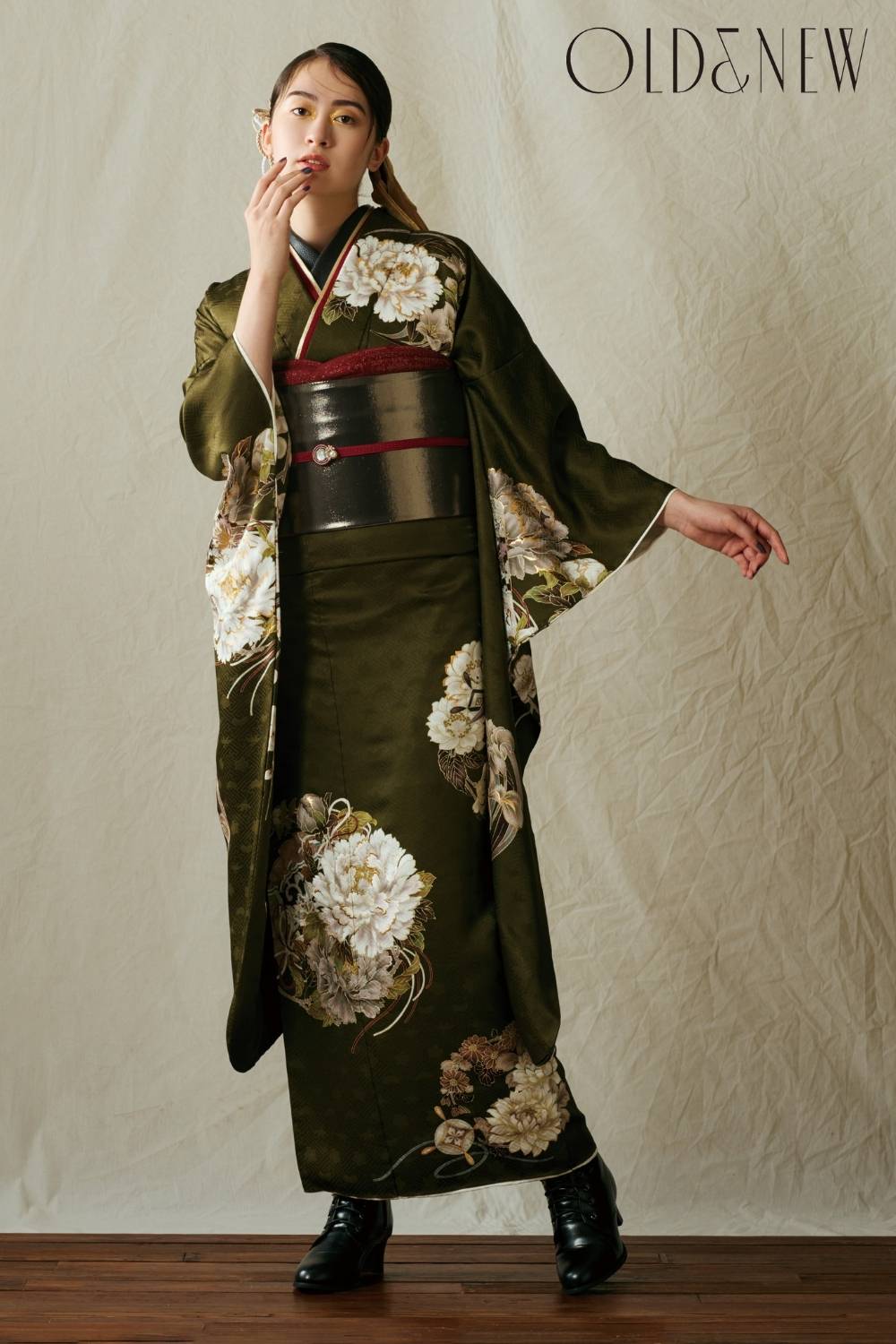 深抹茶色×白牡丹柄シンプル振袖｜渋めでシンプルに成人式 OLD＆NEW