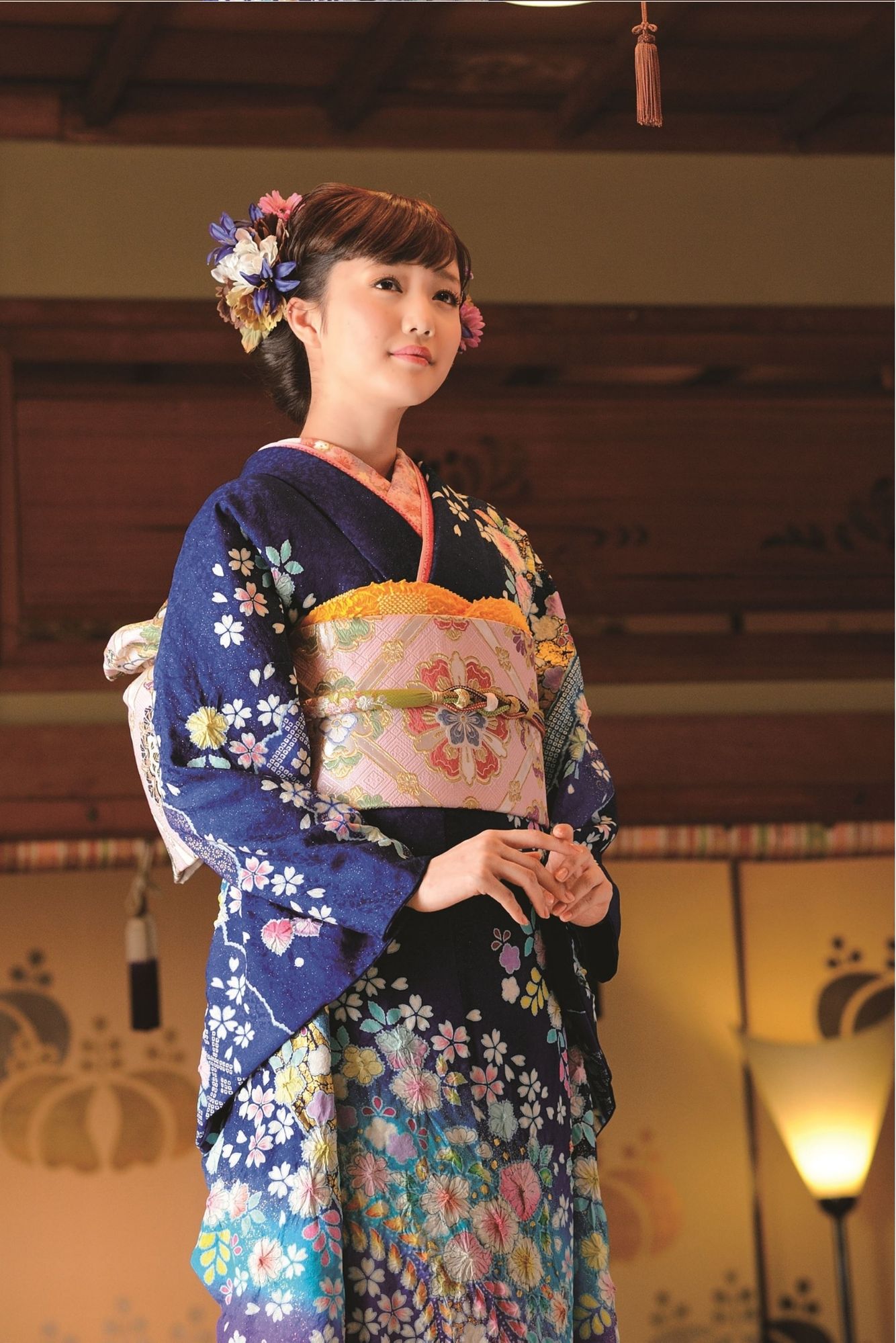 紺色地×銀通しキラキラ 辻が花が豪華な唐絞り振袖｜気品を纏う晴れの日