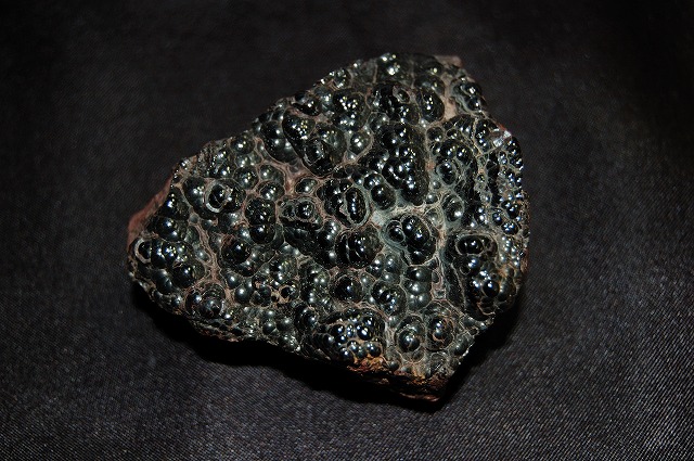 へマタイト（赤鉄鉱）の天然石 パワーストーンの販売【エル・クリスタル】