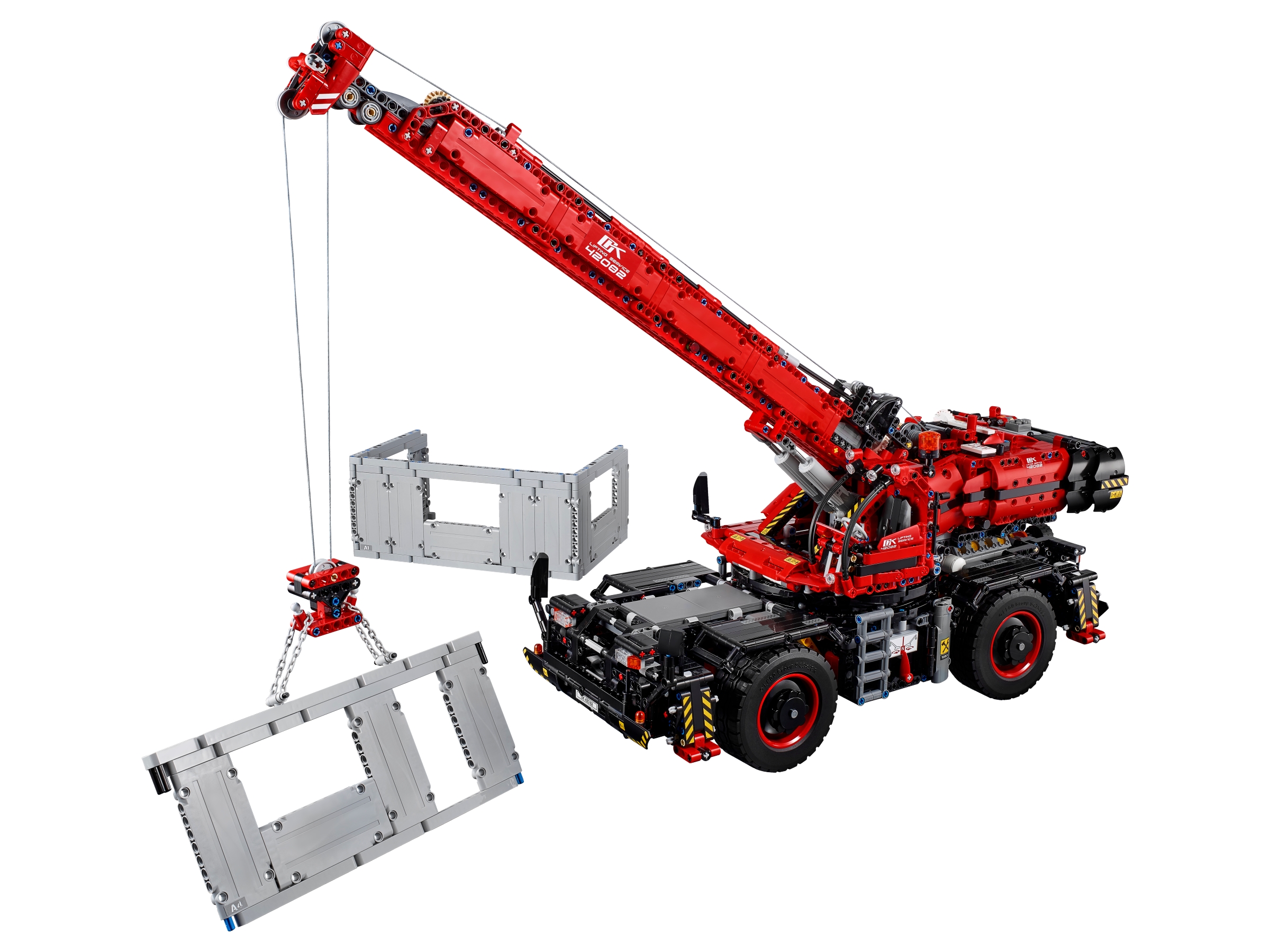 Rough Terrain Crane 42082 | Technic™ | Buy online at the Official