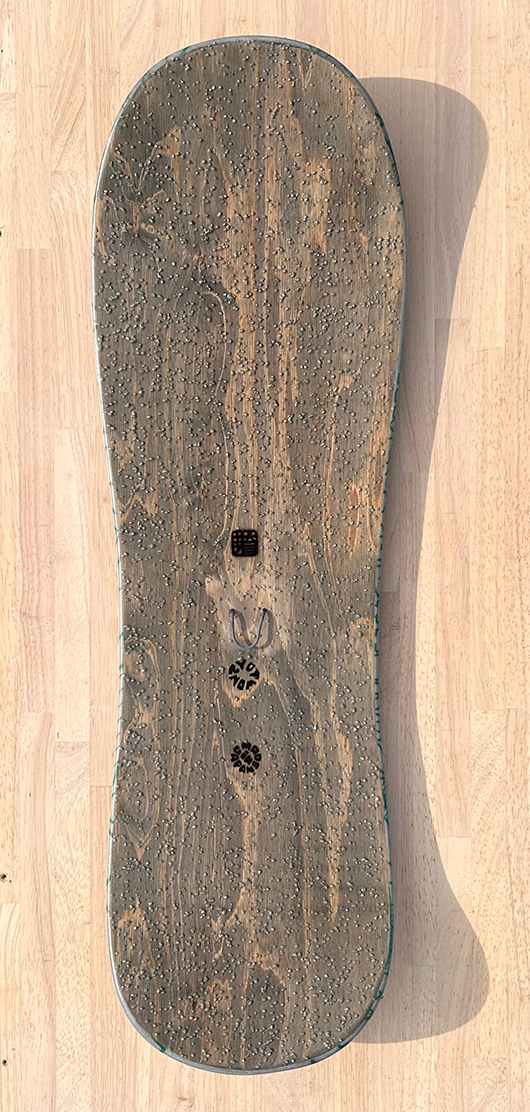 □ 芽育雪板 □ 2024/25 北郷産 Hand-shaped MAKE Snowtoy - LADE