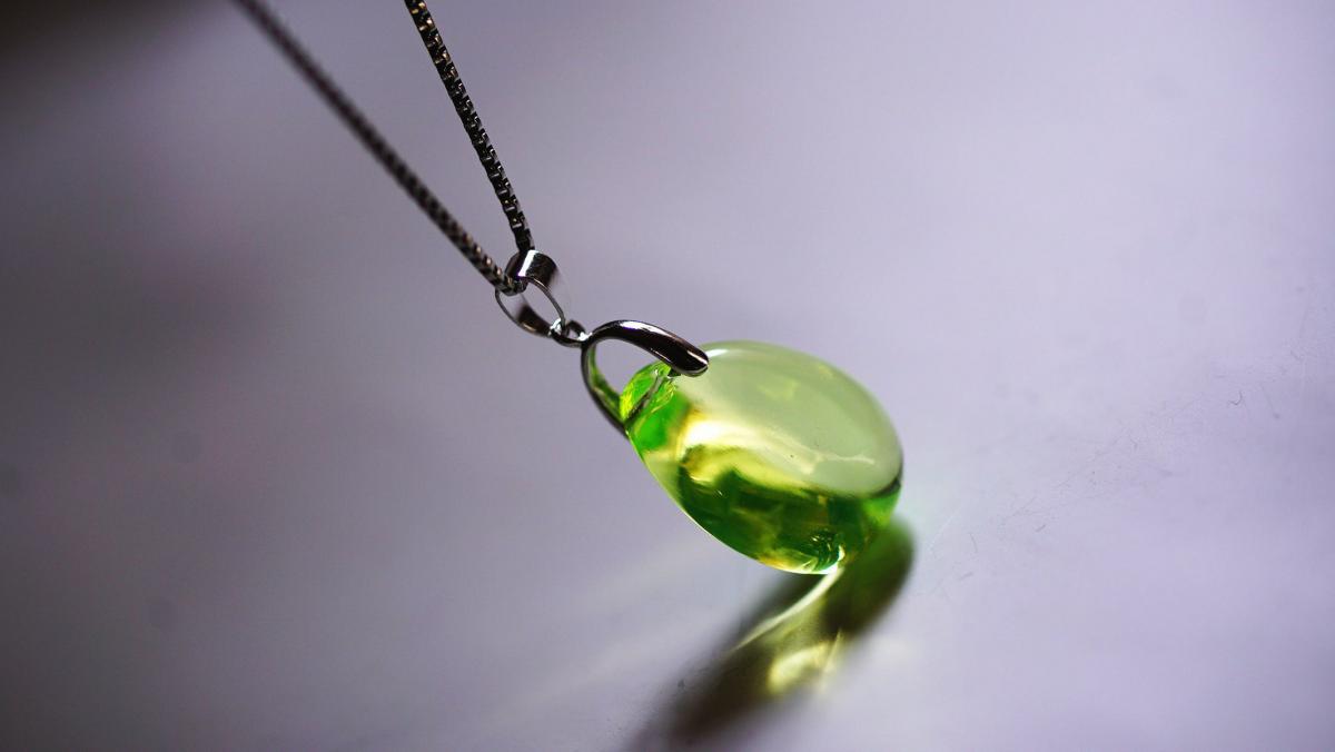 La forme】 Inherit memories / ウランガラスペンダントトップ