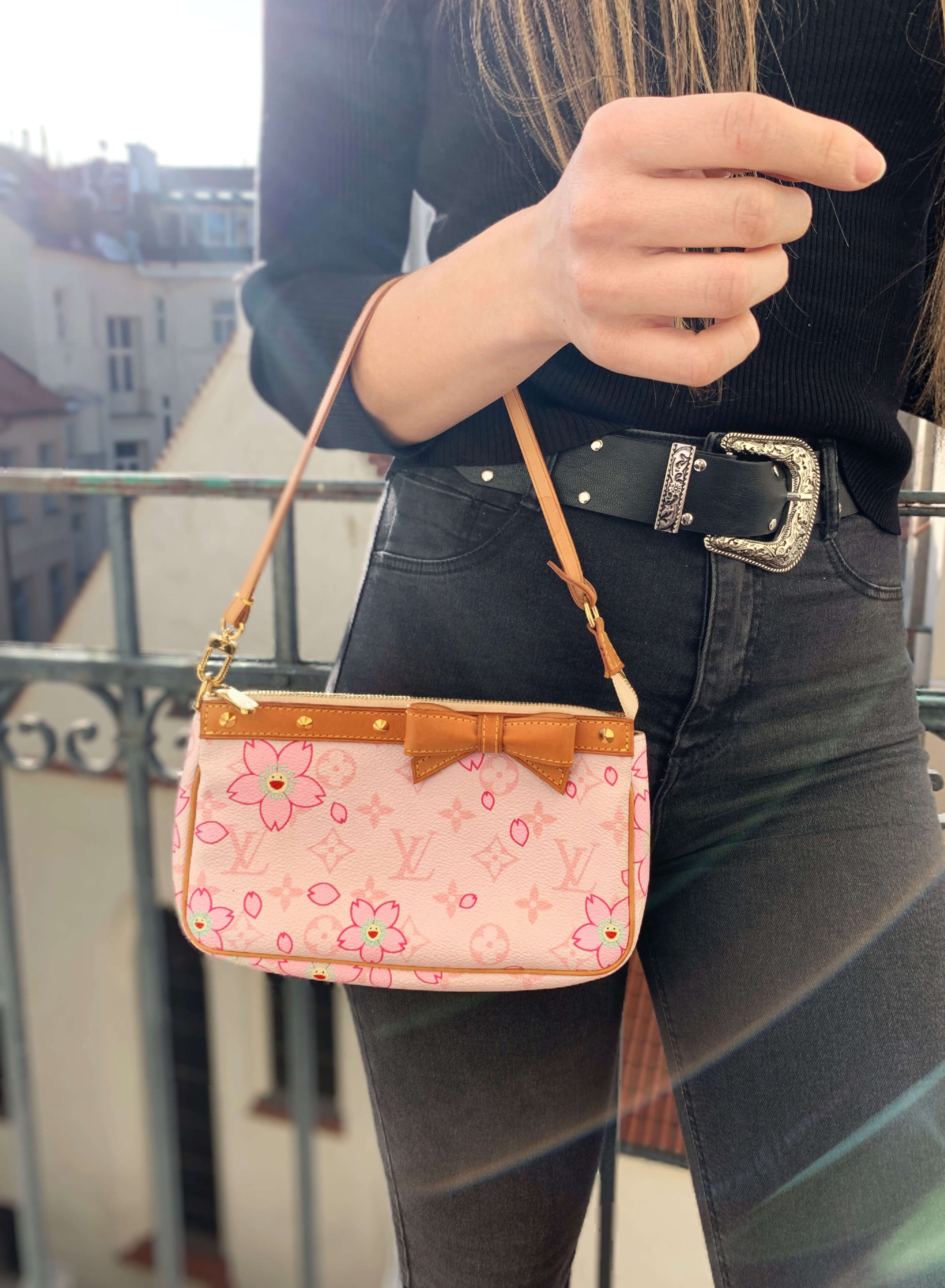 Louis Vuitton - Pochette Murakami Cherry Blossom | www.luxurybags.de