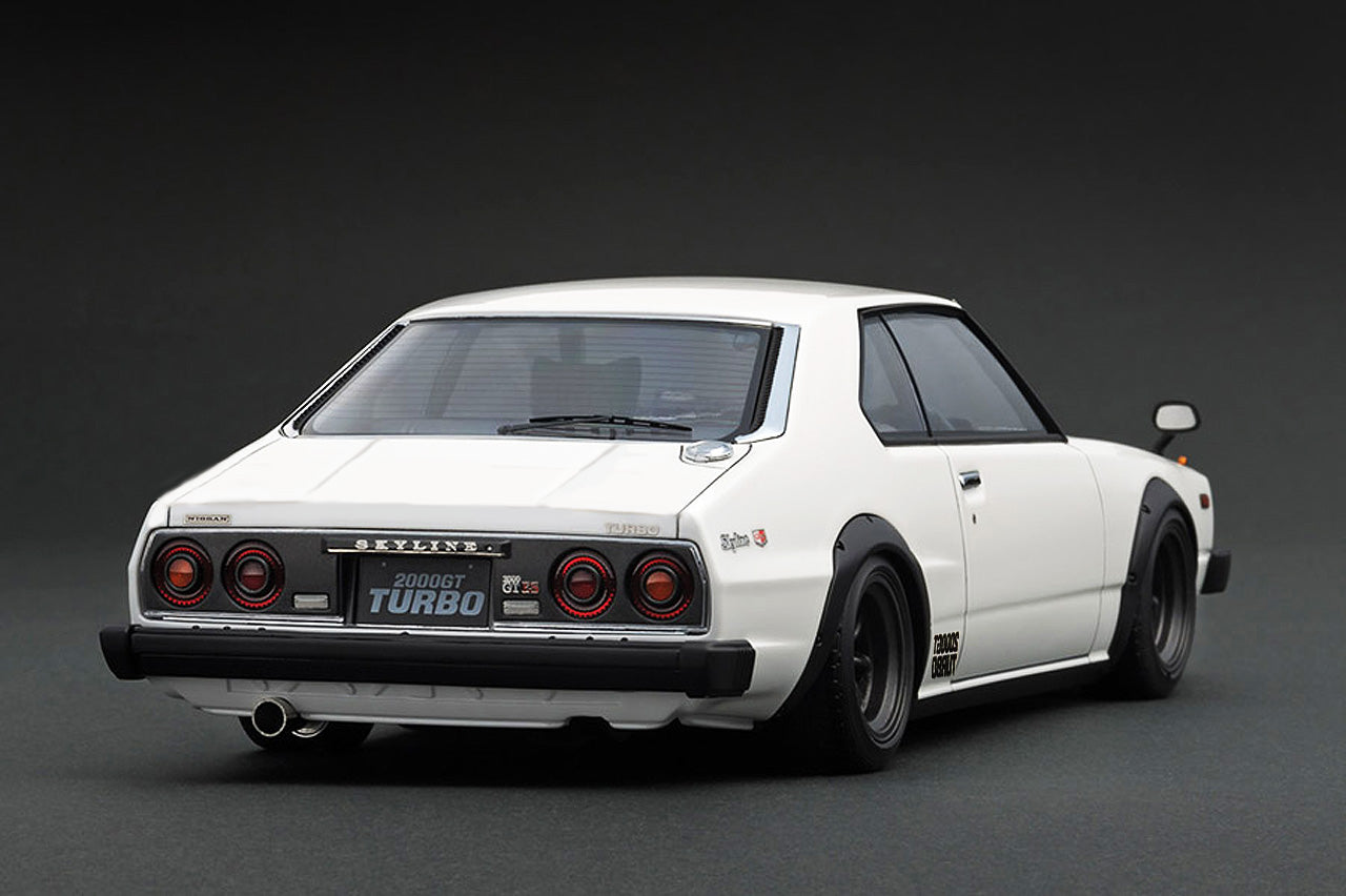 Ignition Model 1:18 Nissan Skyline 2000 Turbo GT-ES (C211) in