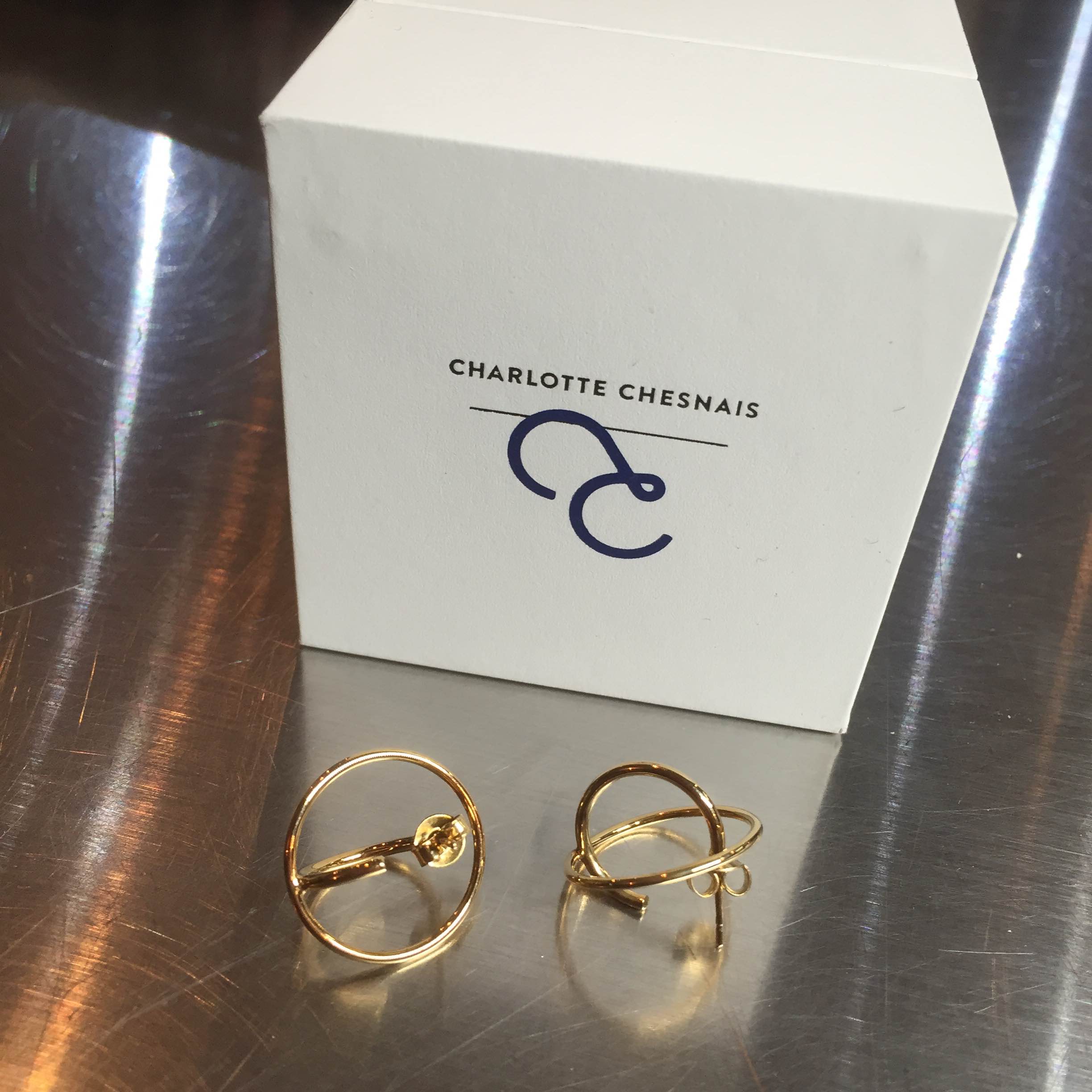 箱付きCharlotte CHESNAISシャルロットシェネサターンピアス 箱付き