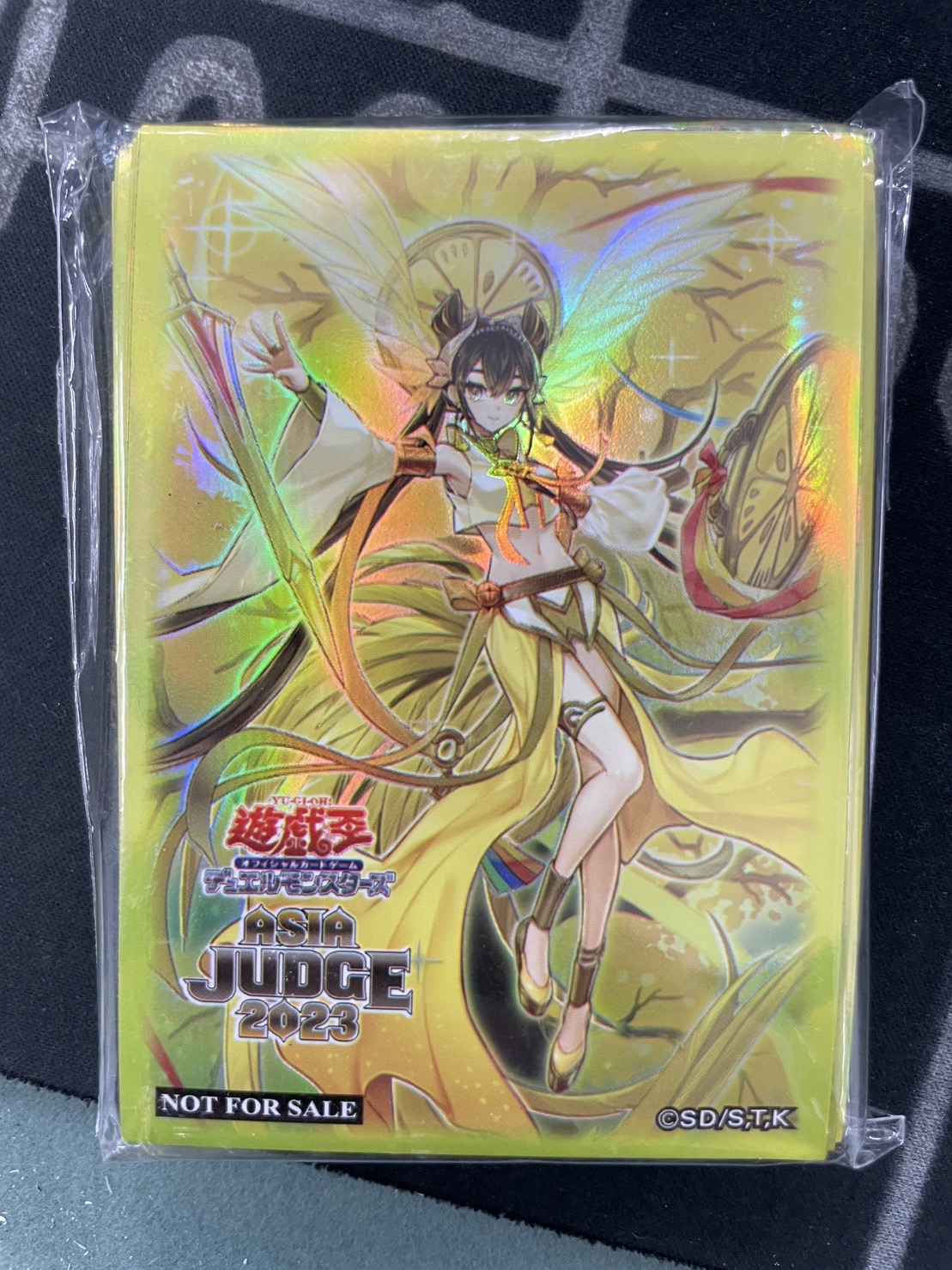 遊戯王 オオヒメの御巫 スリーブ 未開封 70枚入 オオヒメの御巫 スリーブ