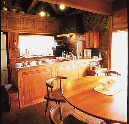 ケヤキ材キッチン｜一枚板テーブル・無垢材家具の祭り屋