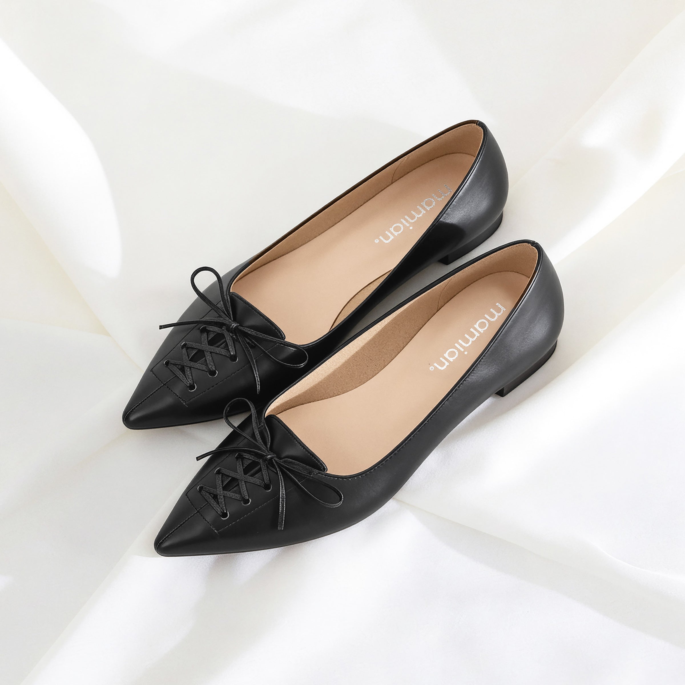 2026SS：レースアップデザイン フラットシューズ（m17047）ブラック