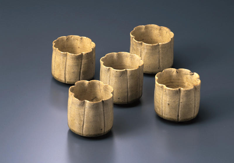 黄瀬戸輪花向付 - MIHO MUSEUM