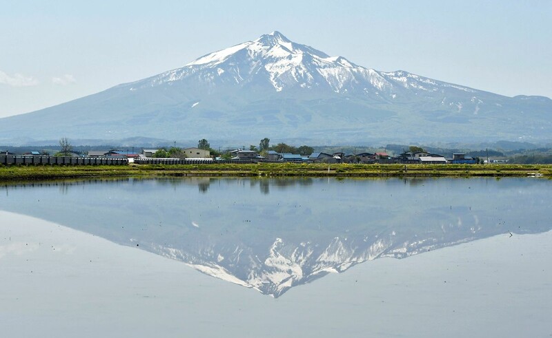 逆さ岩木山」くっきり／津軽平野｜なびたび北東北