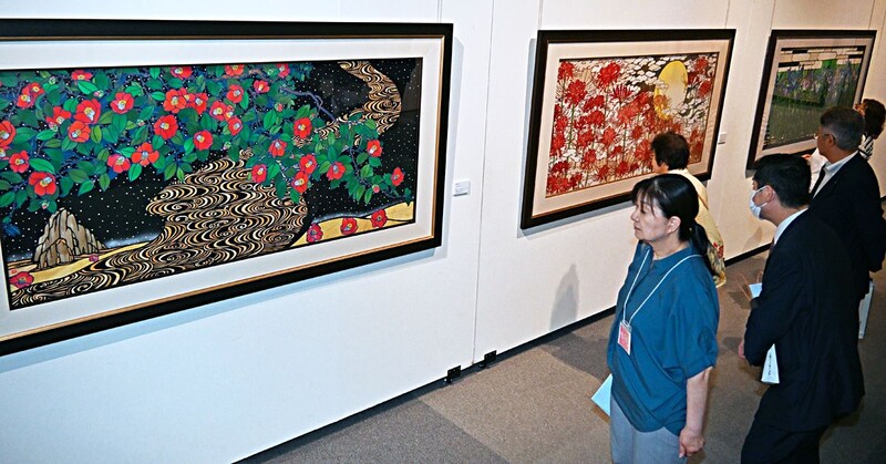 布絵 日本髪女性 【テープ痕、破れあり、折れあり】 布絵 日本髪女性