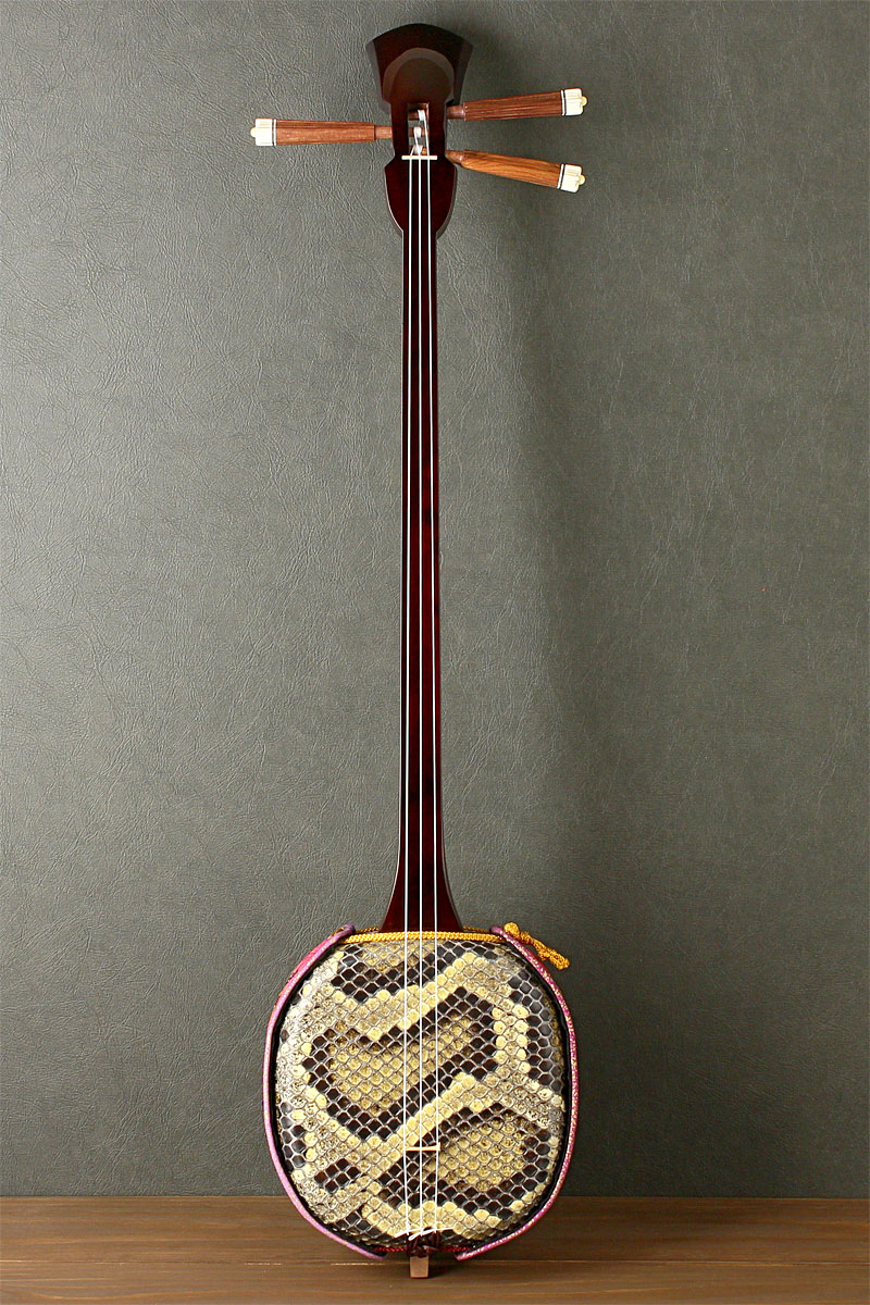 沖縄三線 紫檀棹 本皮1枚張り 高級モデル 沖縄三線 紫檀棹 本皮1枚張り