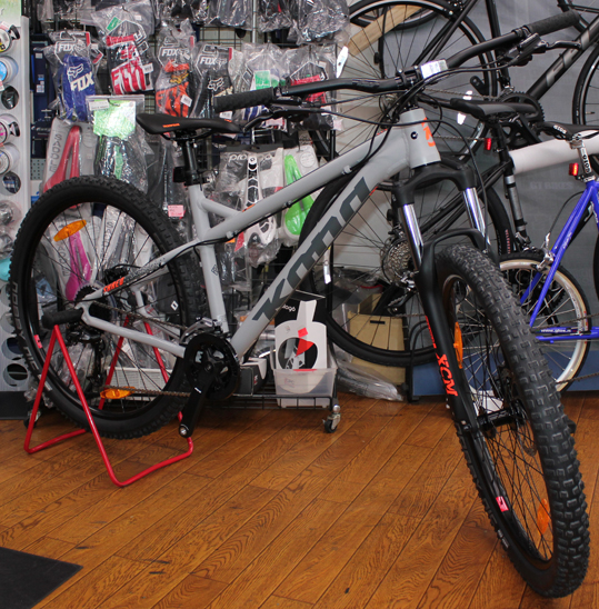 KONAの2018年NEWモデルSHREDが入荷いたしました。