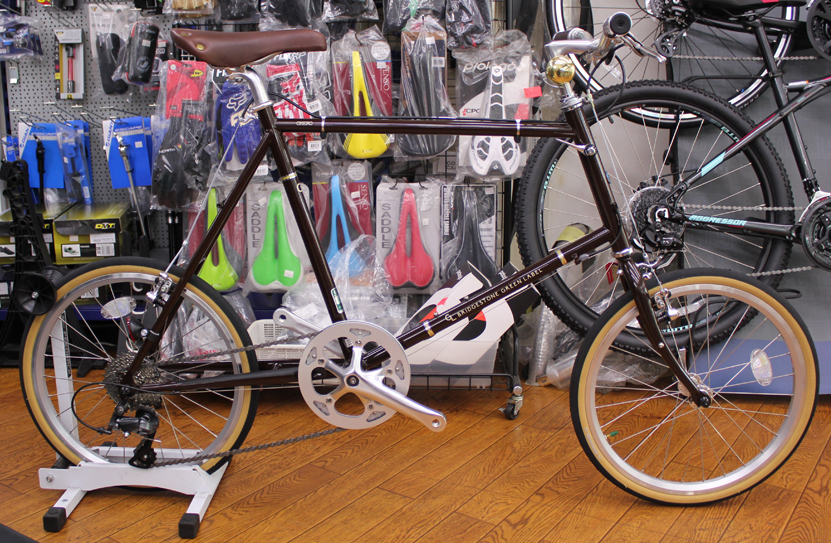 ブリヂストンの本格ミニベロクエロ20Fが入荷いたしました。