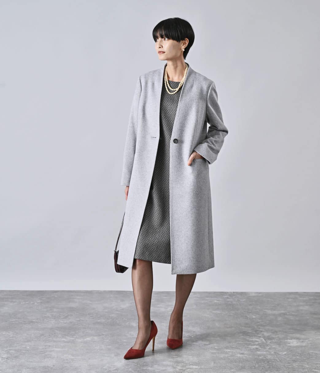 カシミヤ混ビーバー ノーカラーVネックコート(26516301-2025