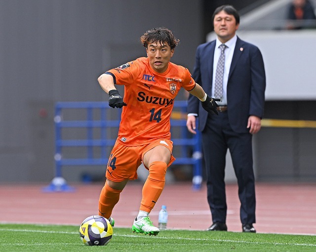 清水にアクシデント。開始10分に山原怜音が負傷…一度はプレー再開も