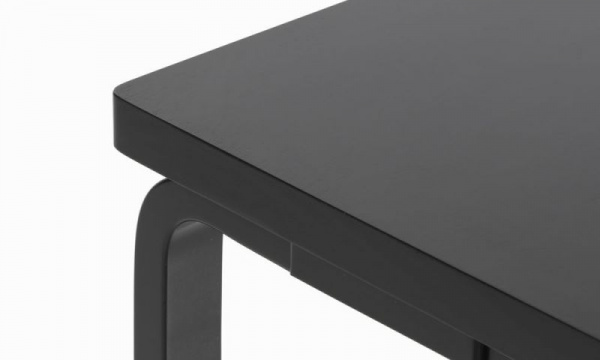 ベンチ153A ソリッドトップ / ブラックラッカーArtek（アルテック