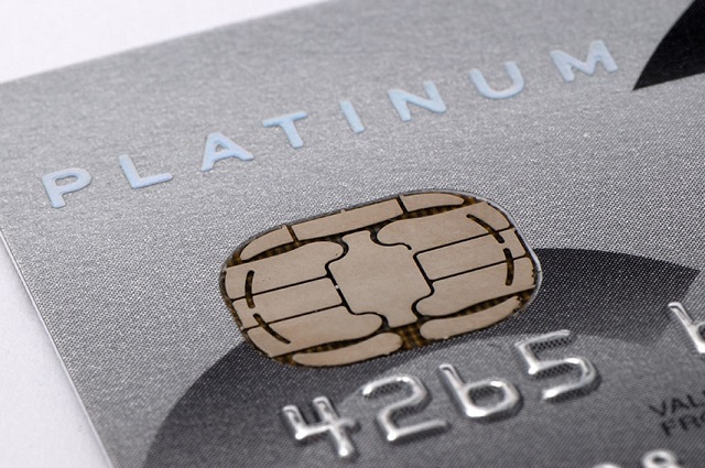 安いプラチナカードはある？年会費や限度額、保有するメリットを解説