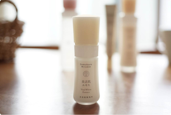 社員に根強い人気】もっと知りたい『美活肌エキス』！ | ドモホルン