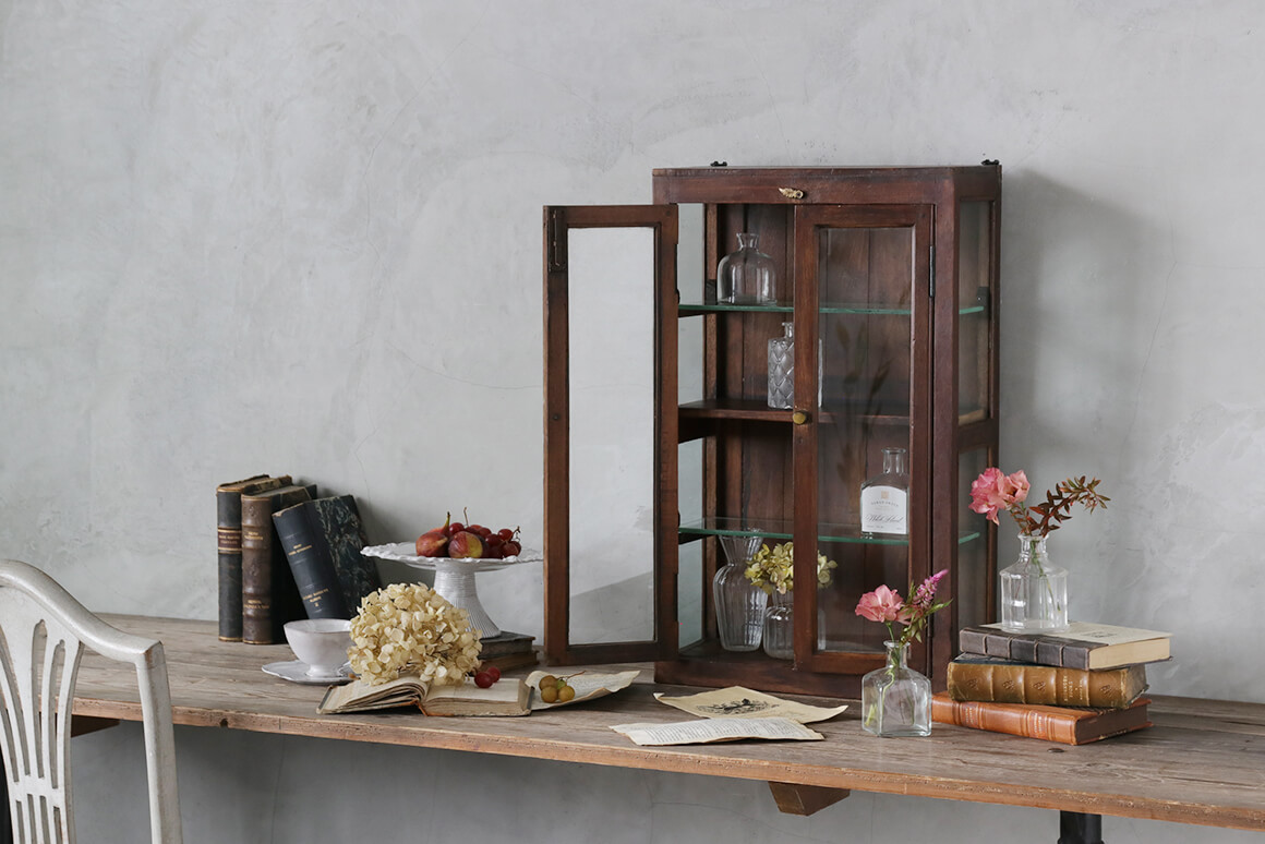 ヴィンテージガラスウォールショーケース