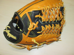 鳥谷モデル 軟式オーダーグローブ 入荷！ 久保田スラッガーのグラブは