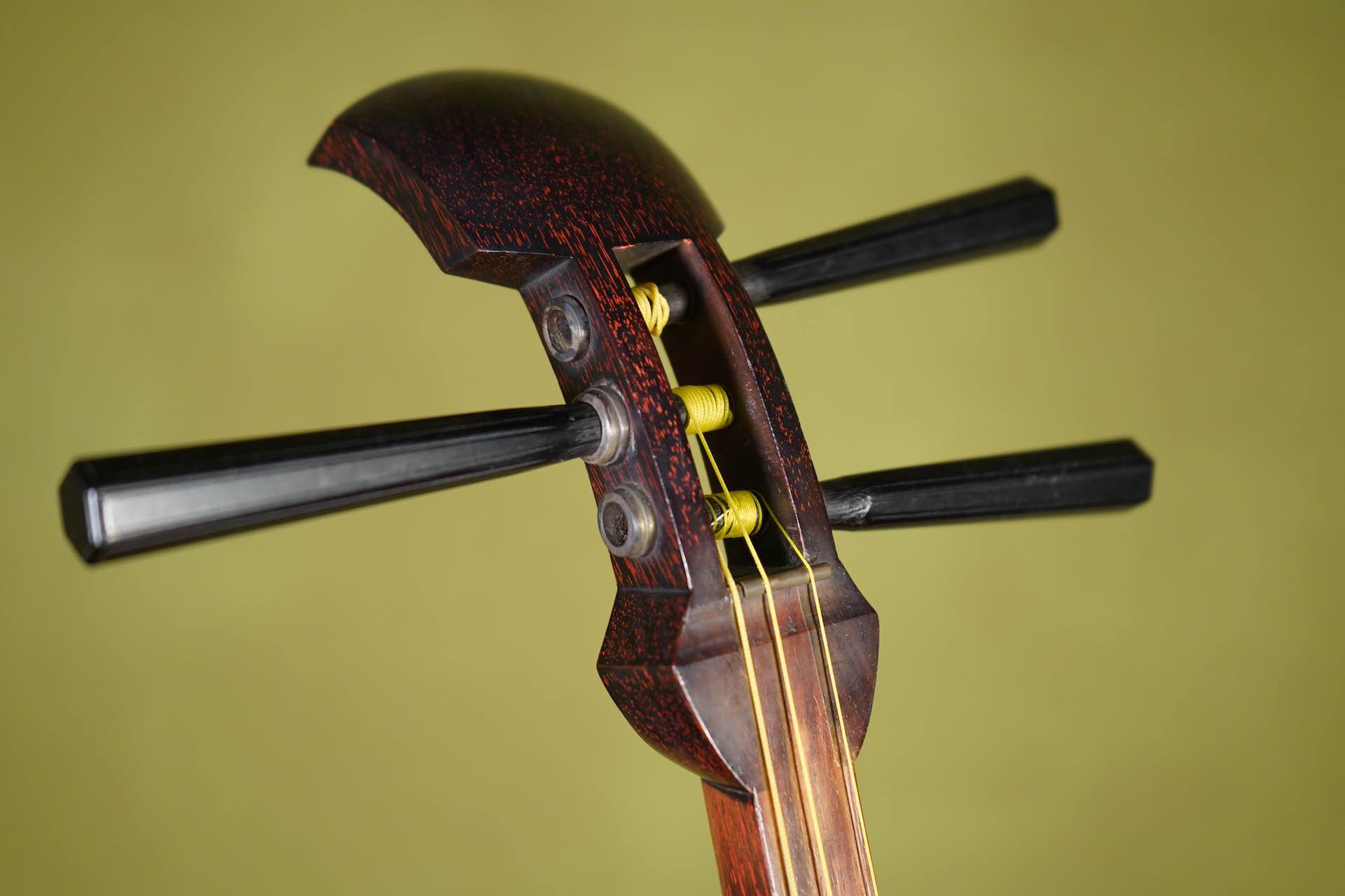 三味線 紫檀 丸打胴 細棹 一本溝 合成皮 【公式通販】