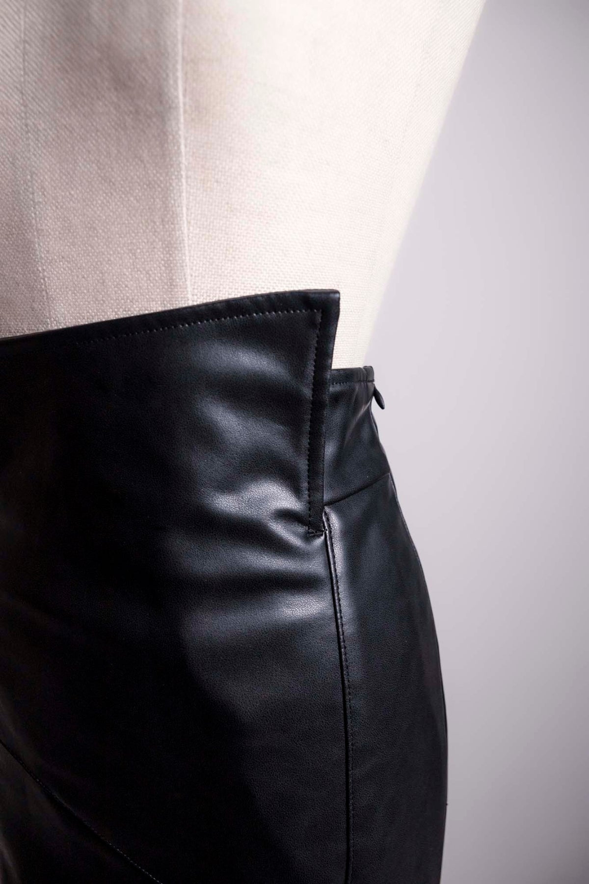 ウエストデザインヘムレザースカート – shéller / シェリエ