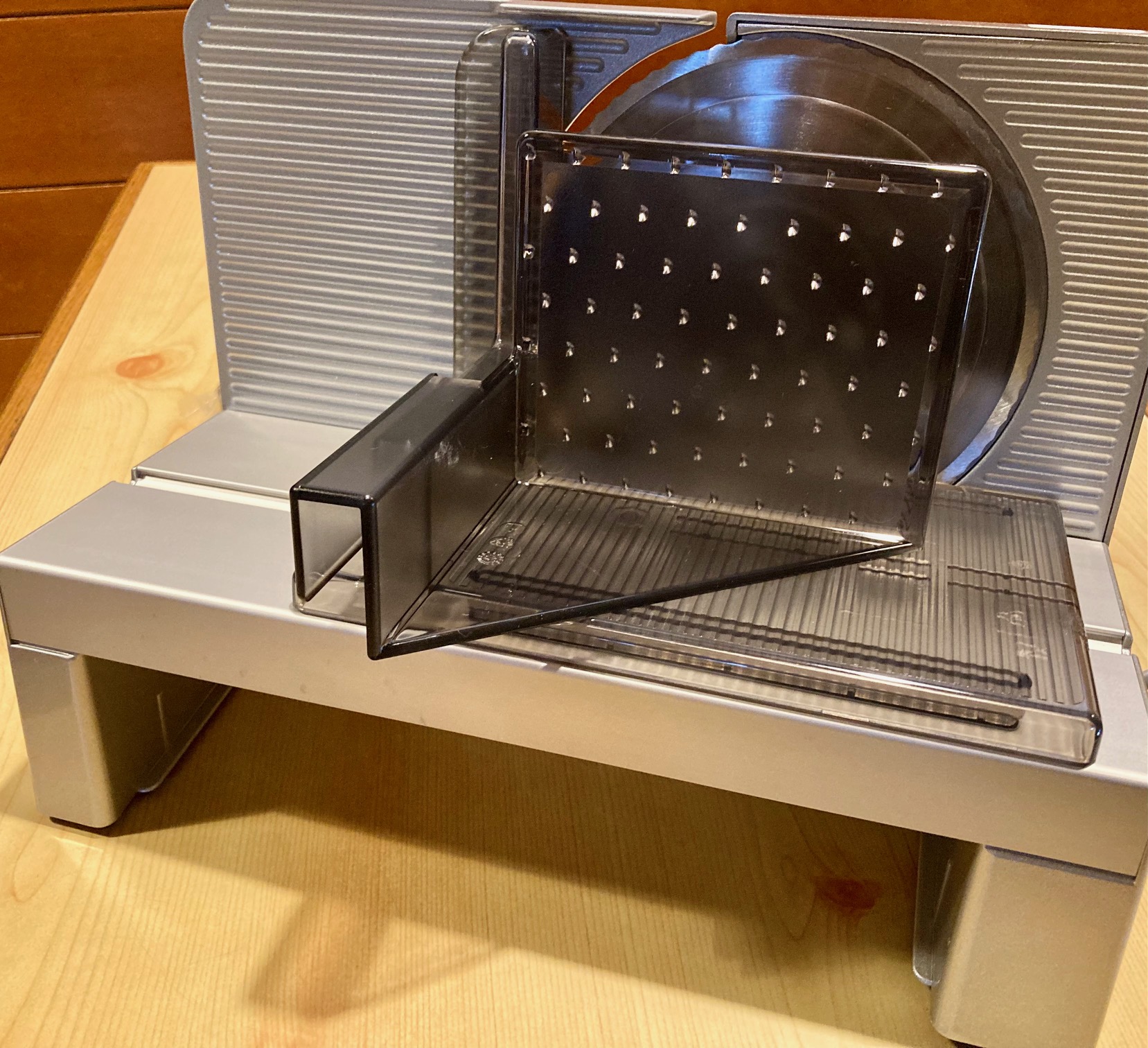 切れ味抜群]ドイツリッター社電動スライサーE16を実際に使った感想と