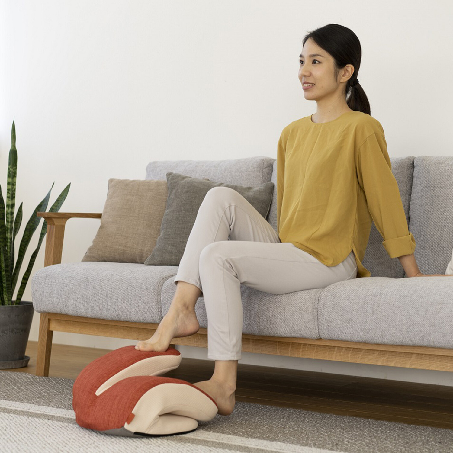 ルネサンス フィットネスクラブが つくった 座ったまま足でポンポン