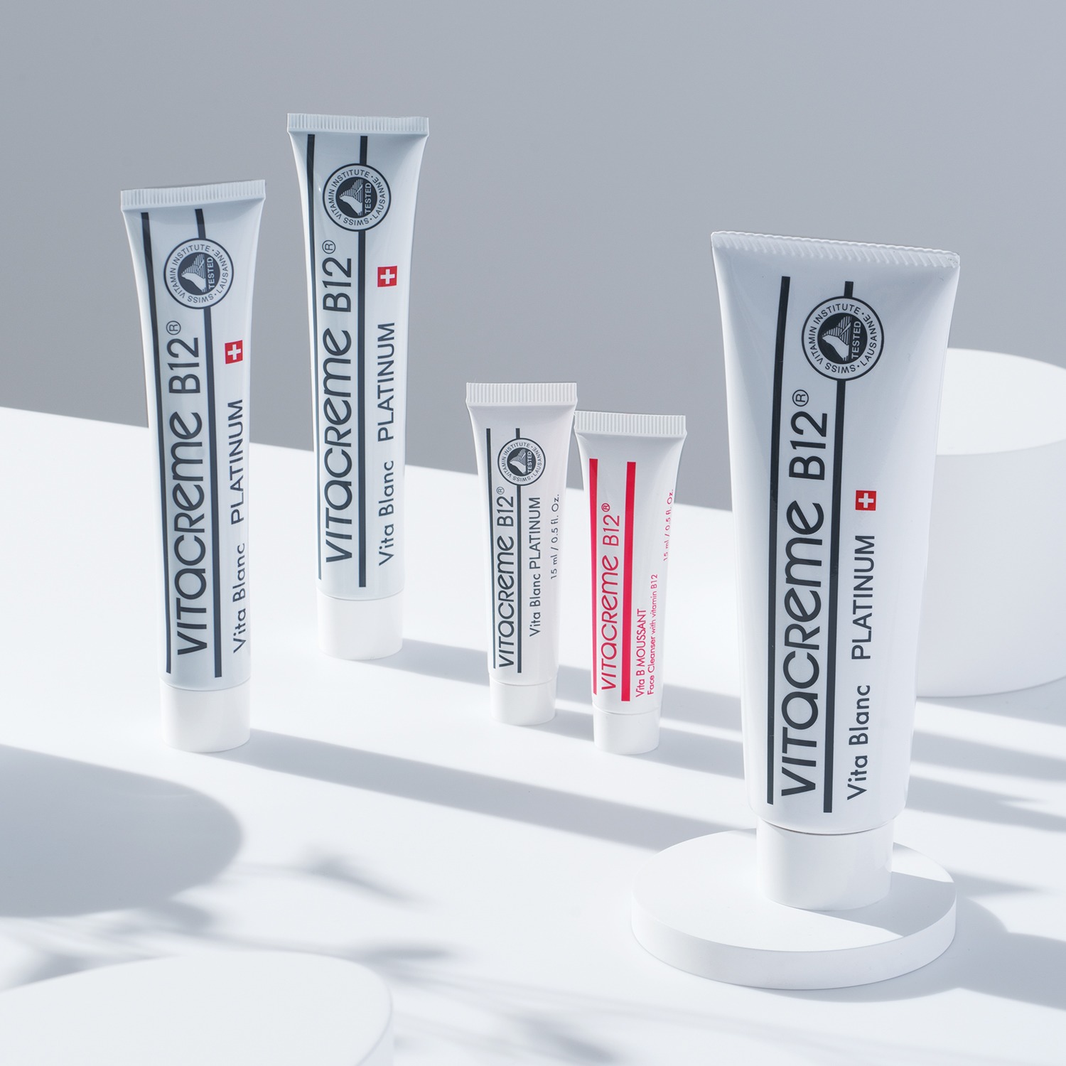 ビタクリーム B12 さらっとすべすべ！ みずみずしいツヤ美肌