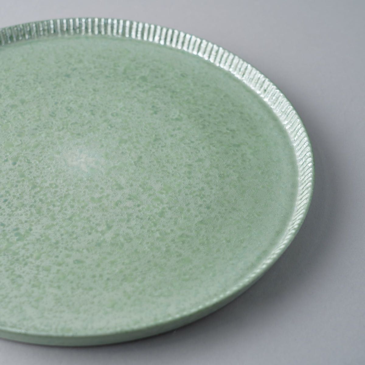 波佐見焼 Combo ラウンドプレート 20cm AHJの通販｜Studio1156