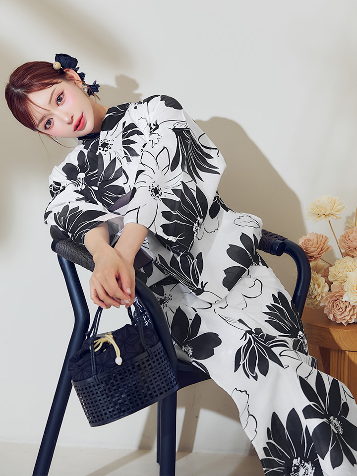 即日発送】モノトーンフラワーレトロモダン浴衣【浴衣3点セット 浴衣