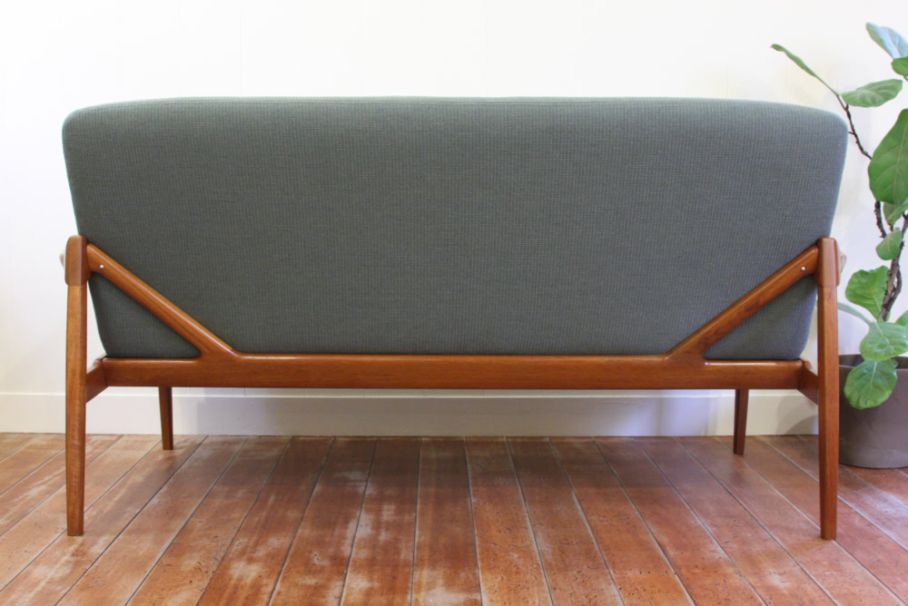 France & Son社製 ソファー チーク材