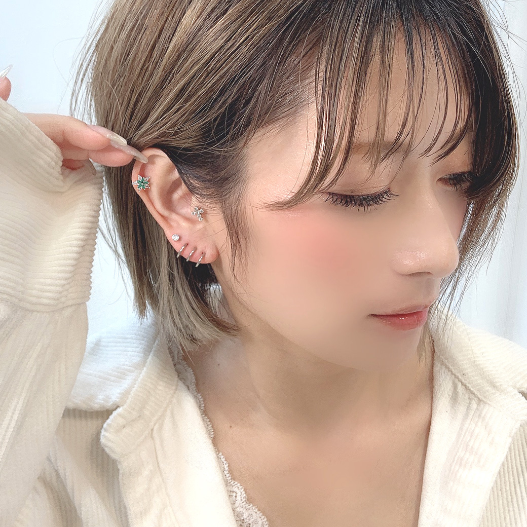 16G］重なった花びらが可愛い♪爽やかシルバー フラワー キュービック