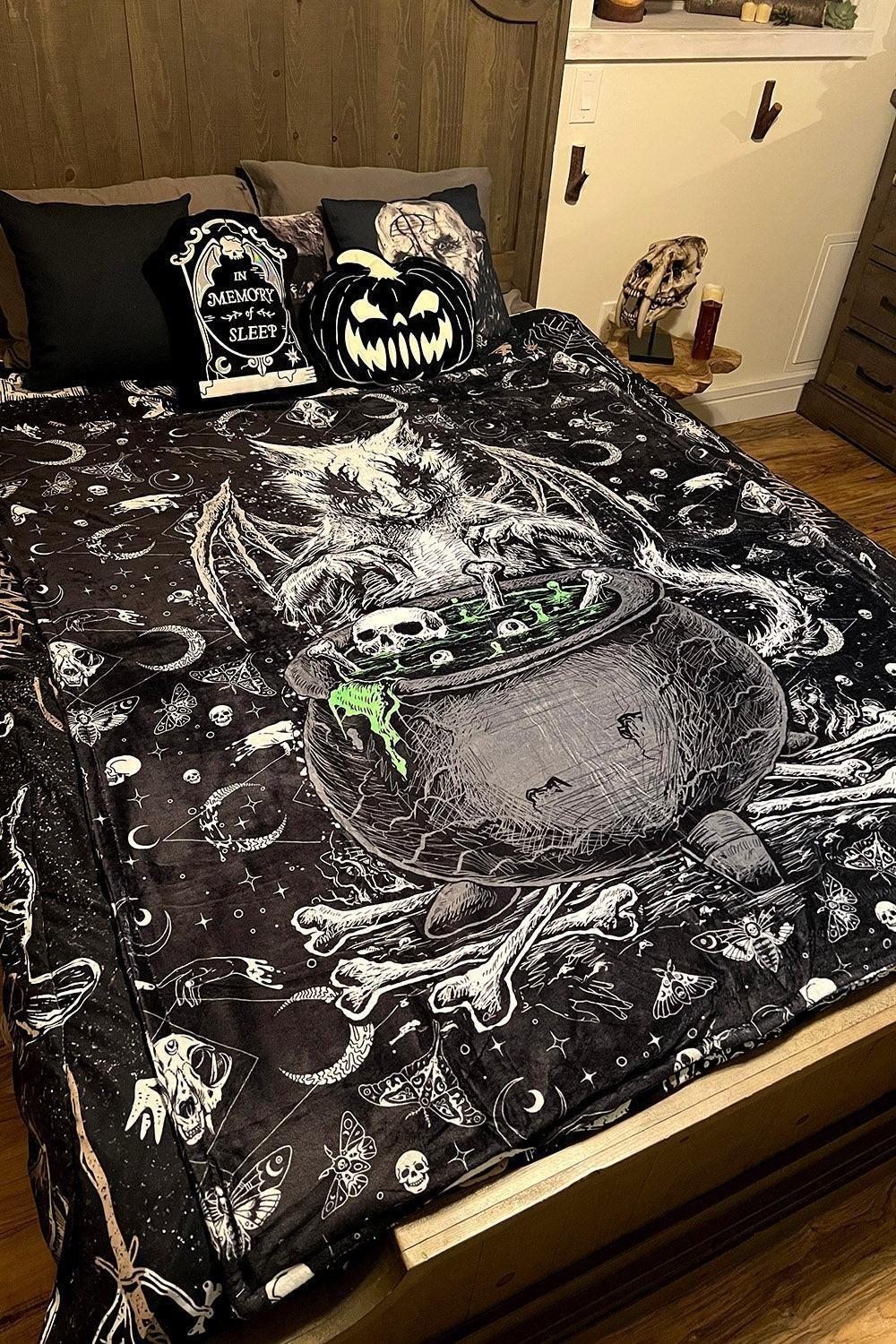 Conjuring Cat Throw Blanket / ブランケット【VampireFreaks