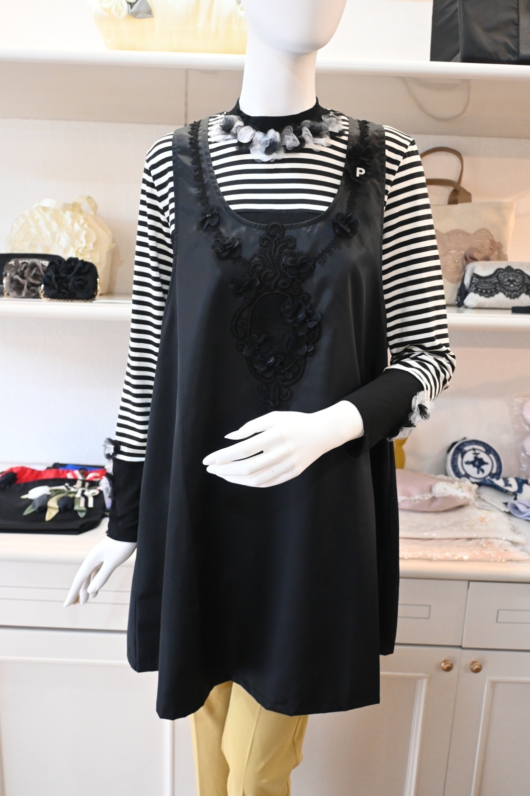 ポテチーノ可愛いお花が付いているエプロンお揃いバッグカードケース