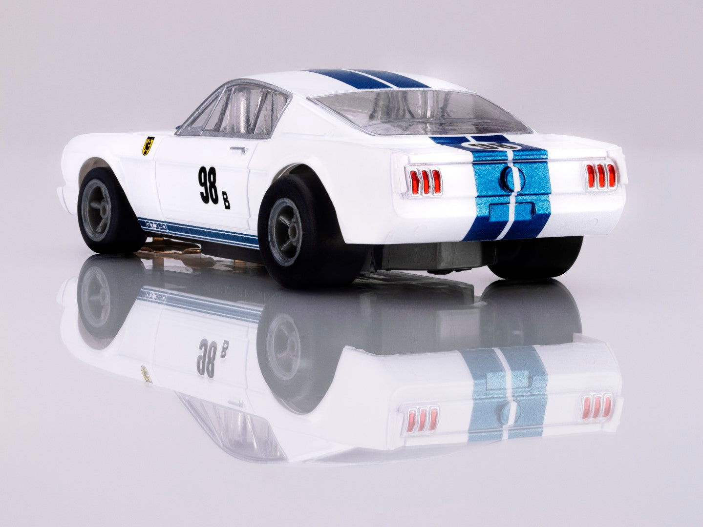 AFX 22125 1965 Shelby Ford Mustang GT350R Ken Miles HO Slot Car