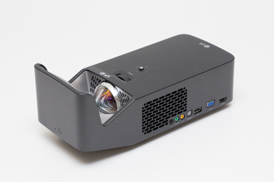 100インチいける! キャンプにも！ LGプロジェクターおまけ付きPH550G