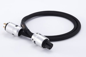 サエクの電源ケーブル3兄弟が揃い踏み！PC-Triple Cの素性を生かした