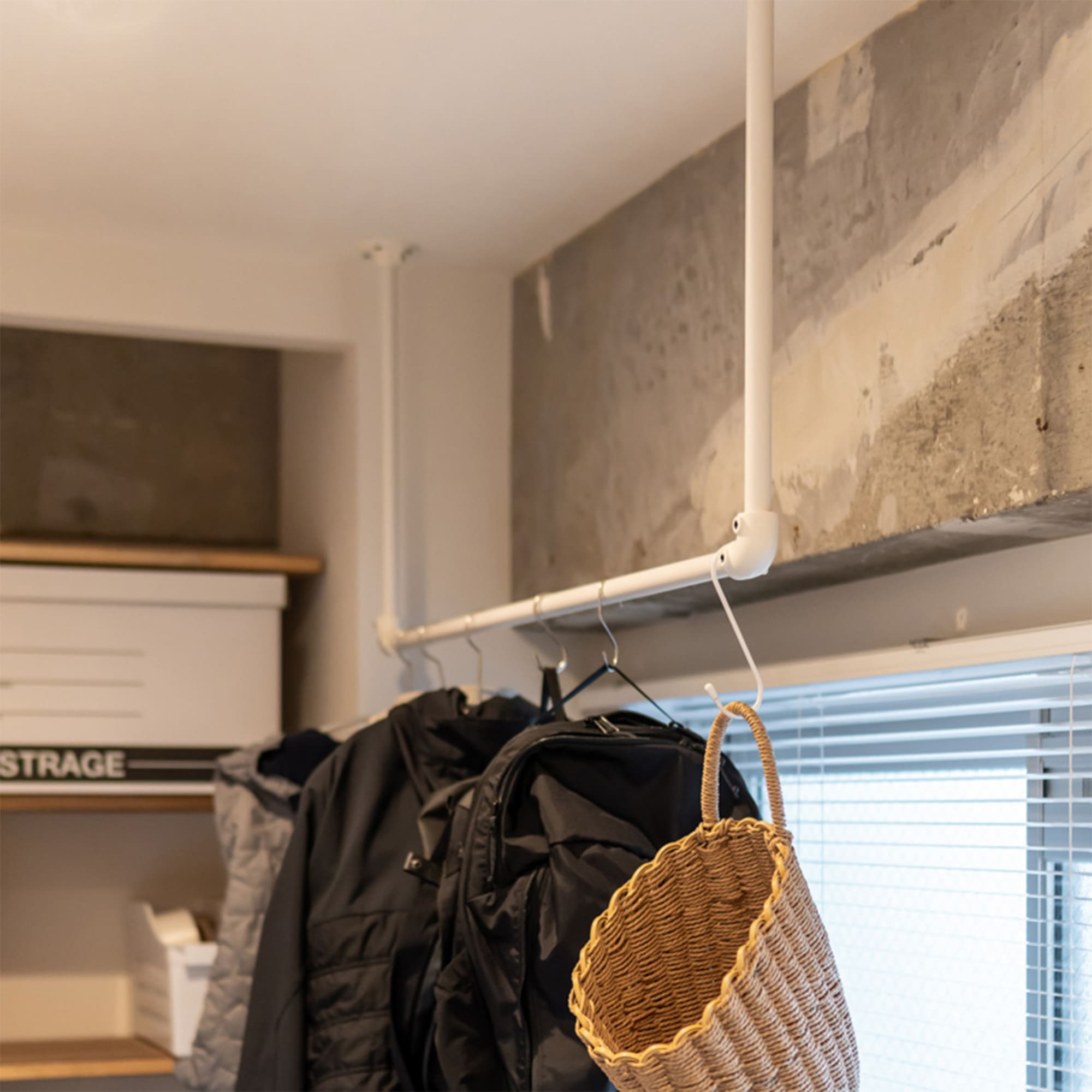 アイアンハンガーパイプ コの字型-天井吊セット H500 ホワイト | PS