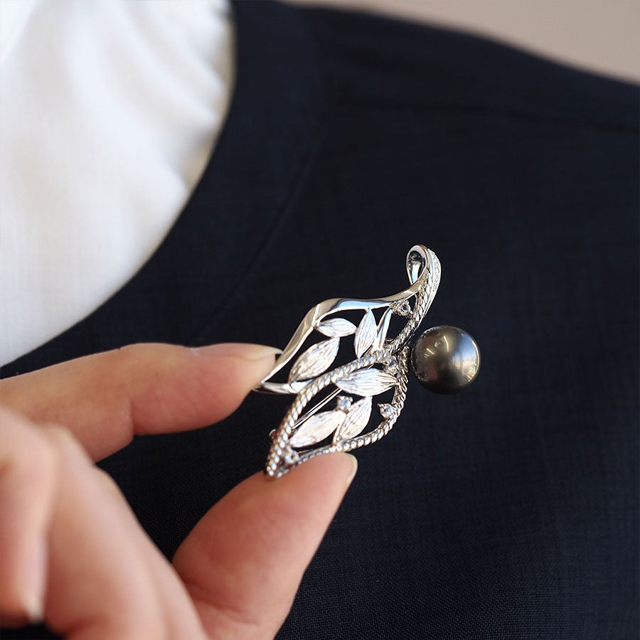 SV黒蝶真珠のフォーマルリーフブローチペンダント – 碌山ショップ