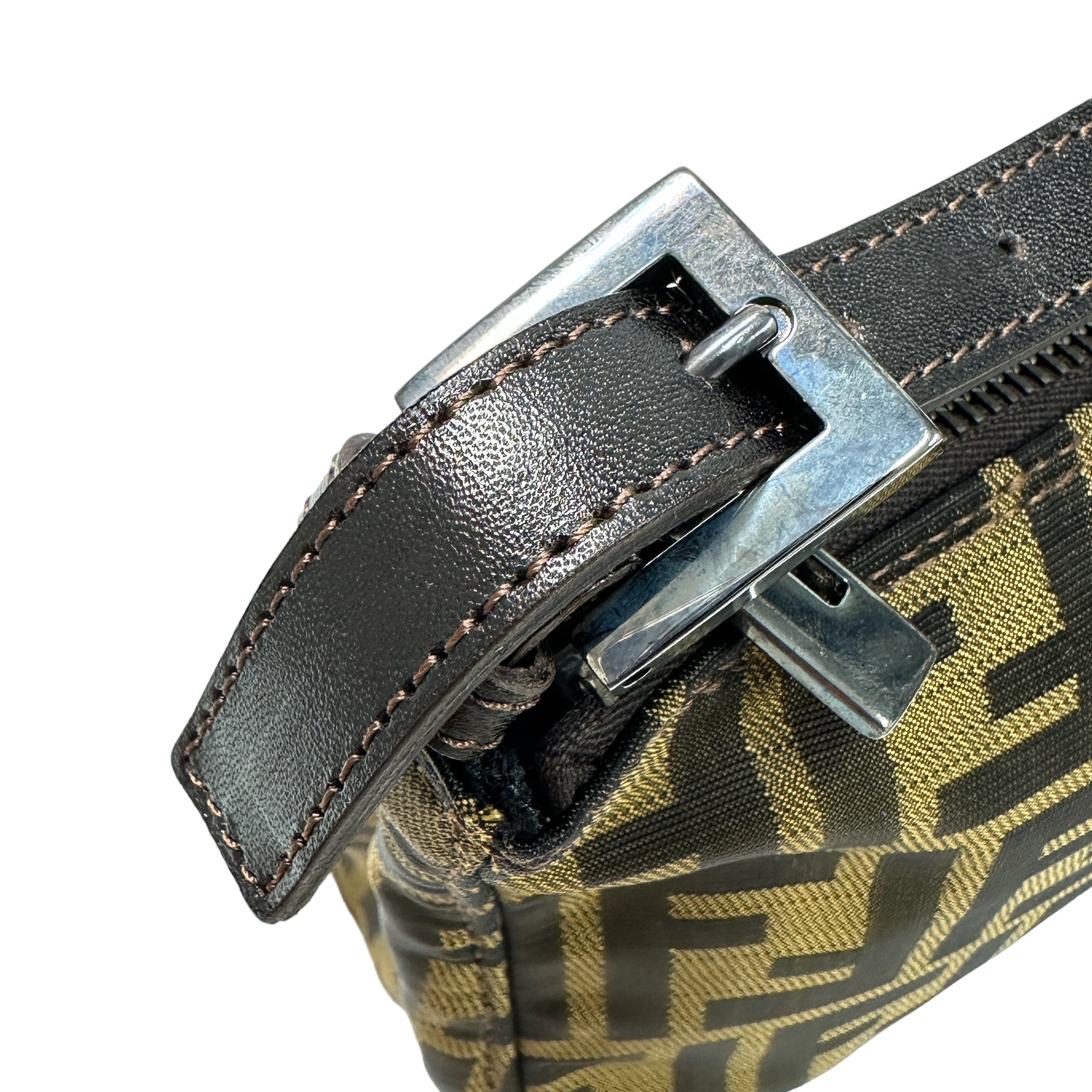 FENDI フェンディ ズッカ バニティポーチ