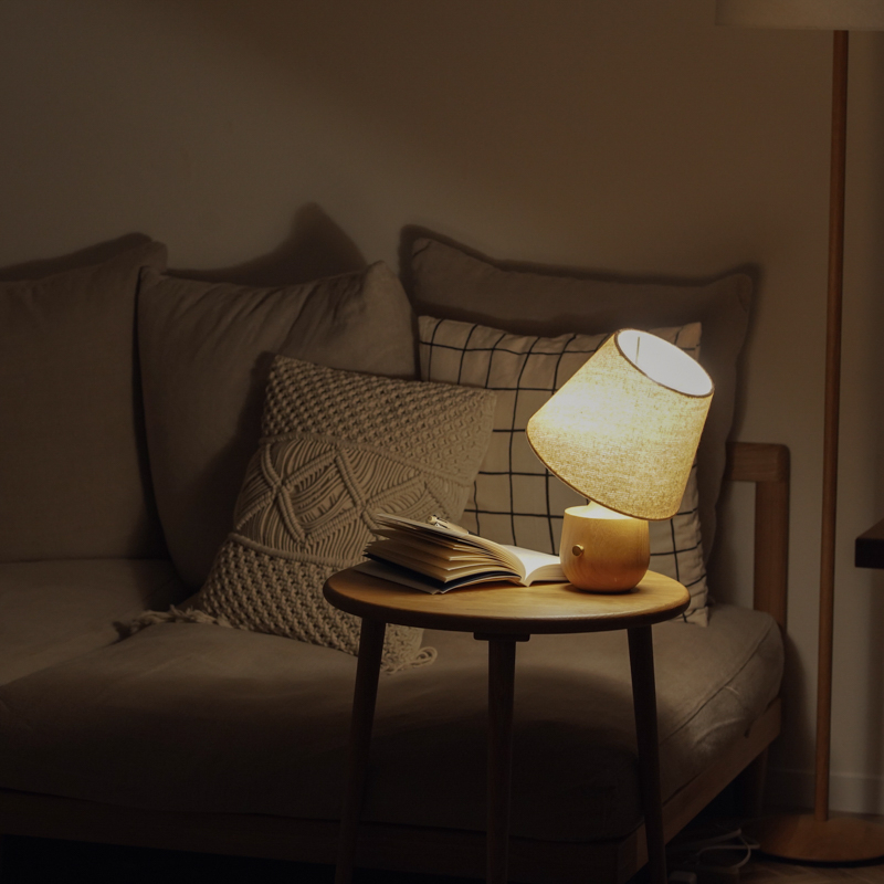 わたしの愛用品-コードレスのテーブルライトSIENIを使って感じた魅力