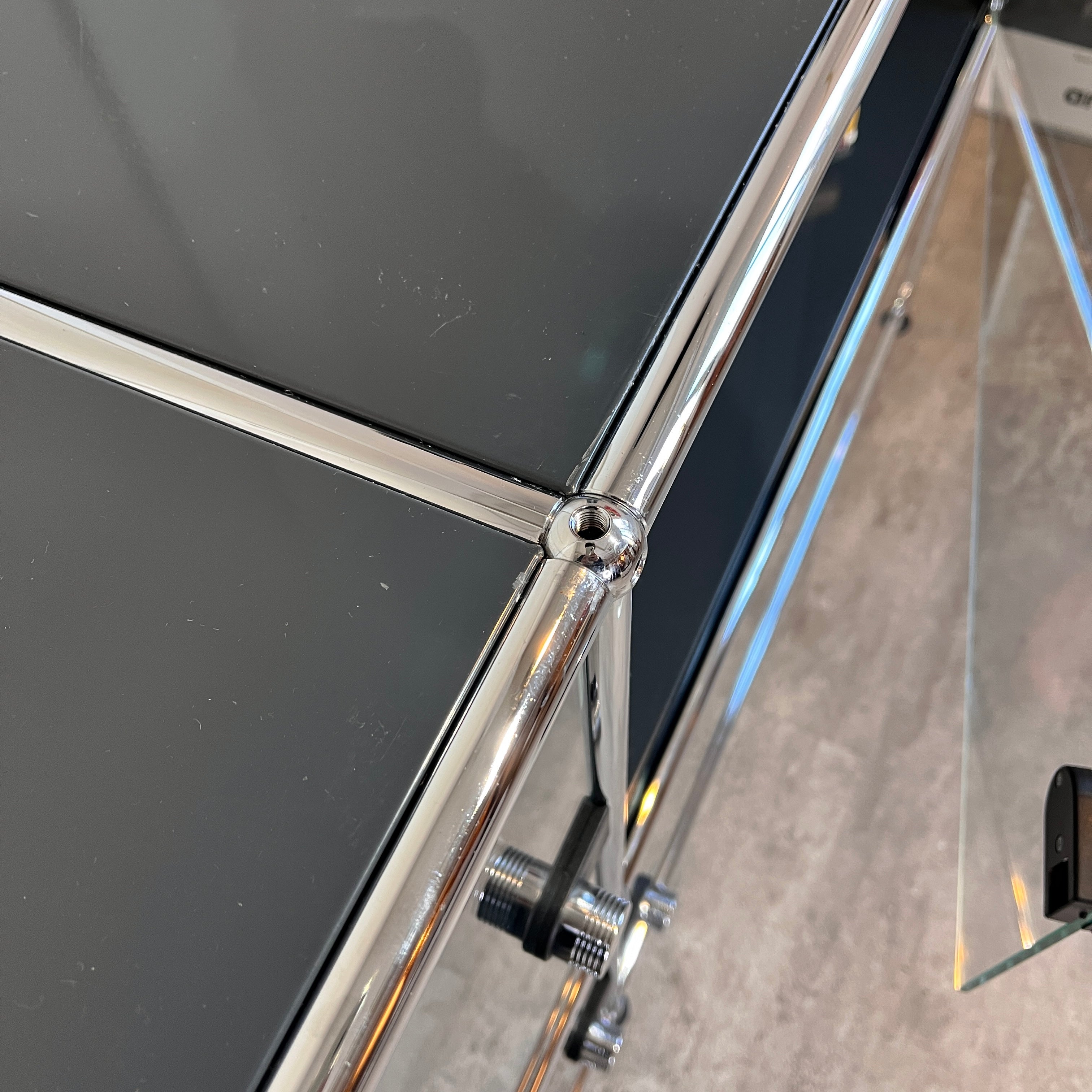 USMハラー / USM Haller モジュラーキャビネット 2列2段 ガラスドア